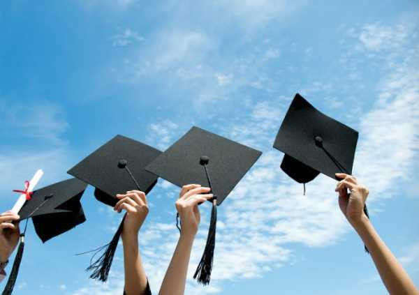 Дипломы бакалавров в России приравняют к полному высшему образованию