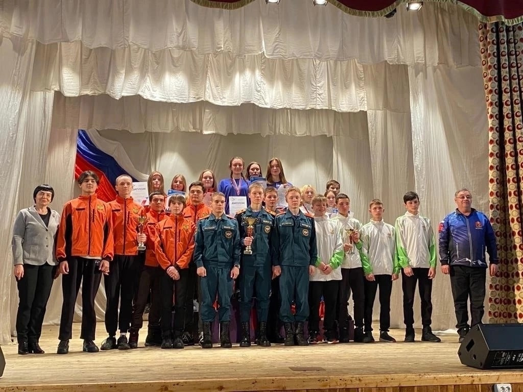 В Кузбассе завершились соревнования «Юный спасатель»