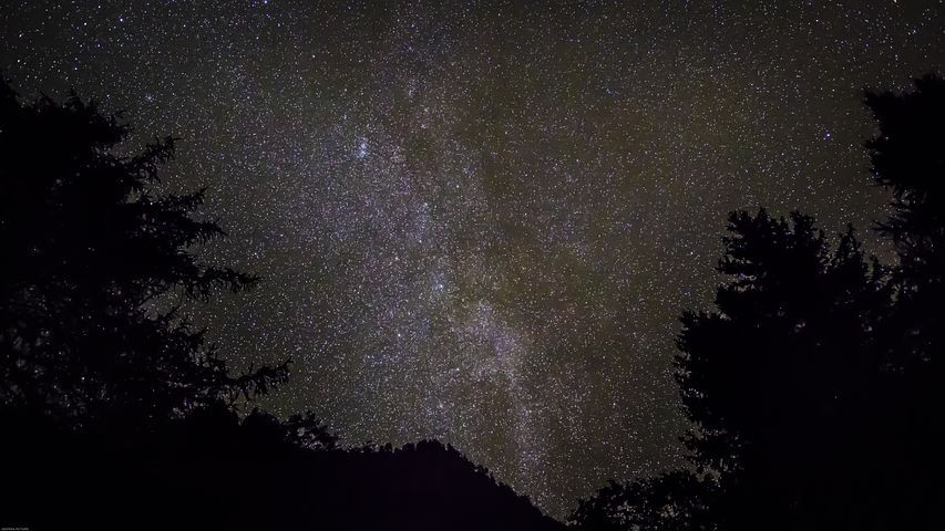 Кузбассовцы делятся снимками светящихся объектов в ночном небе