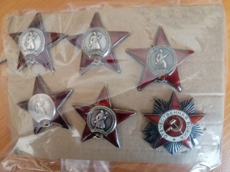 Кемеровские таможенники предотвратили контрабанду наград Великой Отечественной войны 