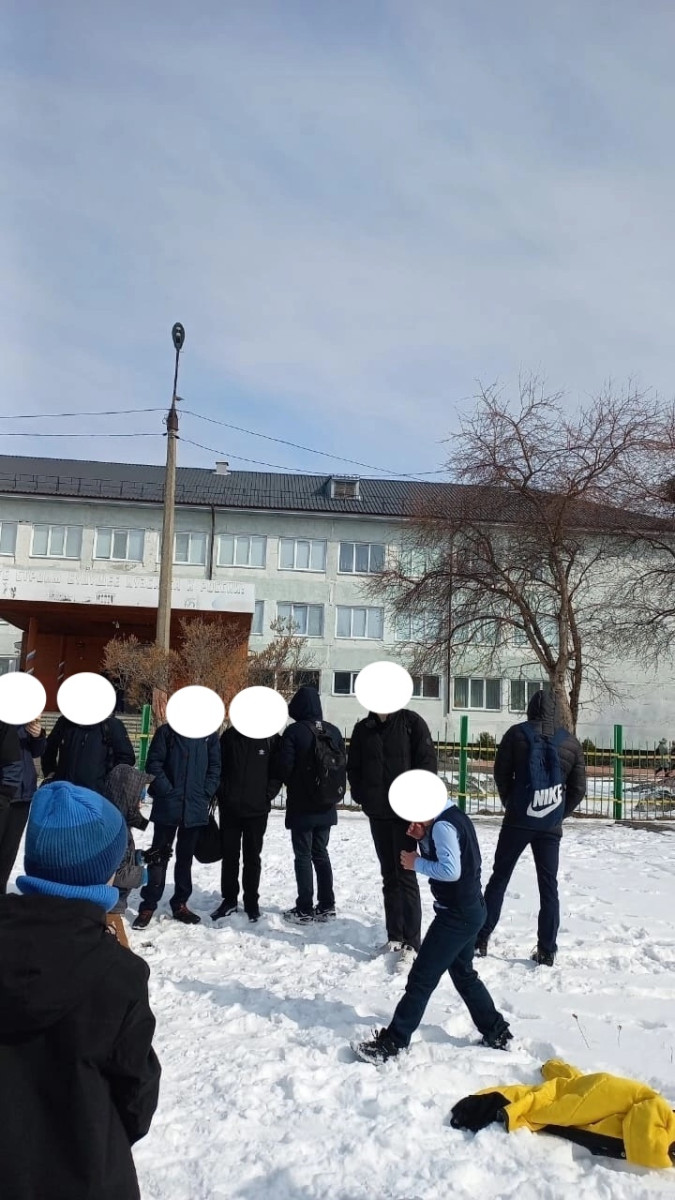 В Прокопьевске второклассники устроили разборки возле школы