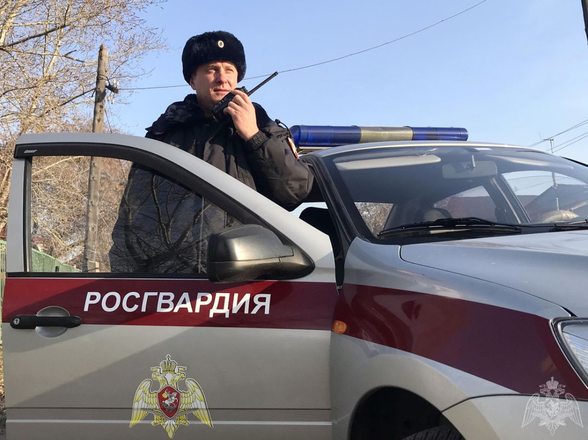 В Прокопьевске женщину с ребенком преследовал незнакомец