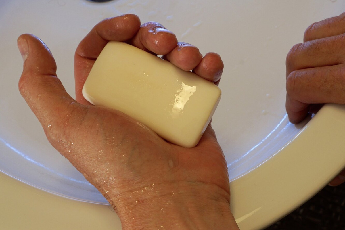 Роскачество назвало марки мыла, которые неэффективны в борьбе смикробами