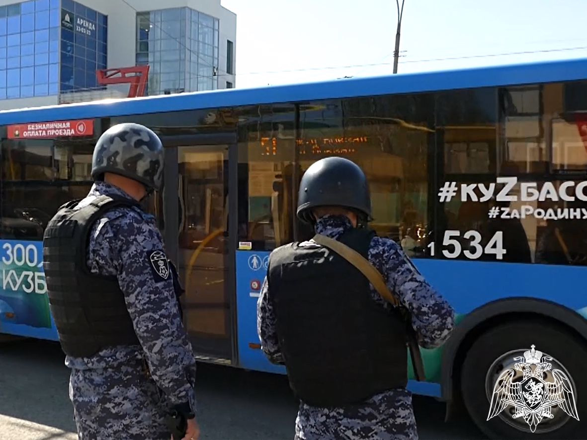 В Кузбассе в рамках пилотного проекта автобусы оснащают "тревожными кнопками"