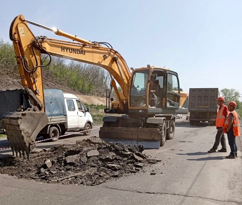 Возобновлены ремонтные работы на проблемном участке дороги на Ясную поляну