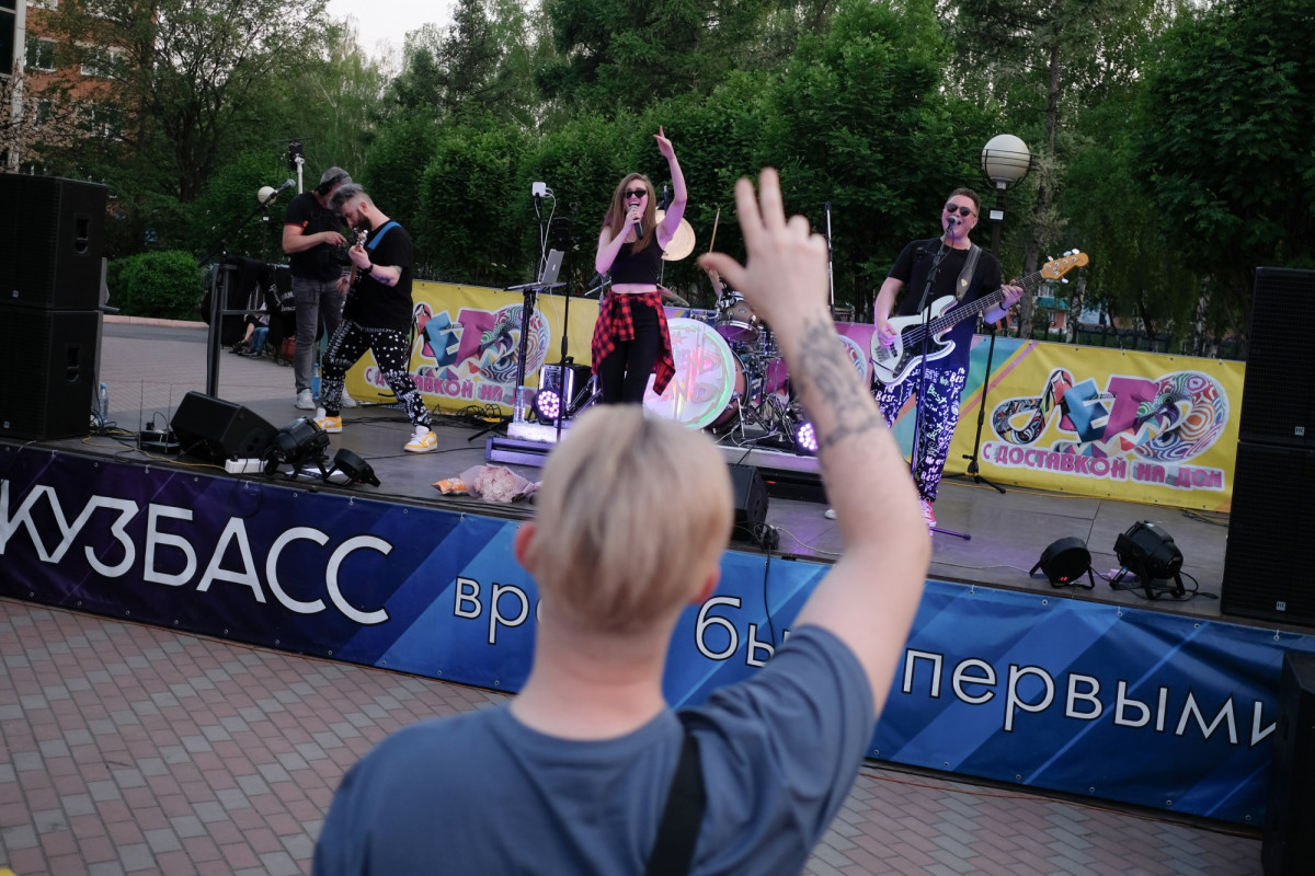 Жителям района КВЦ "Вернисаж" не понравился рок-концерт возле их домов