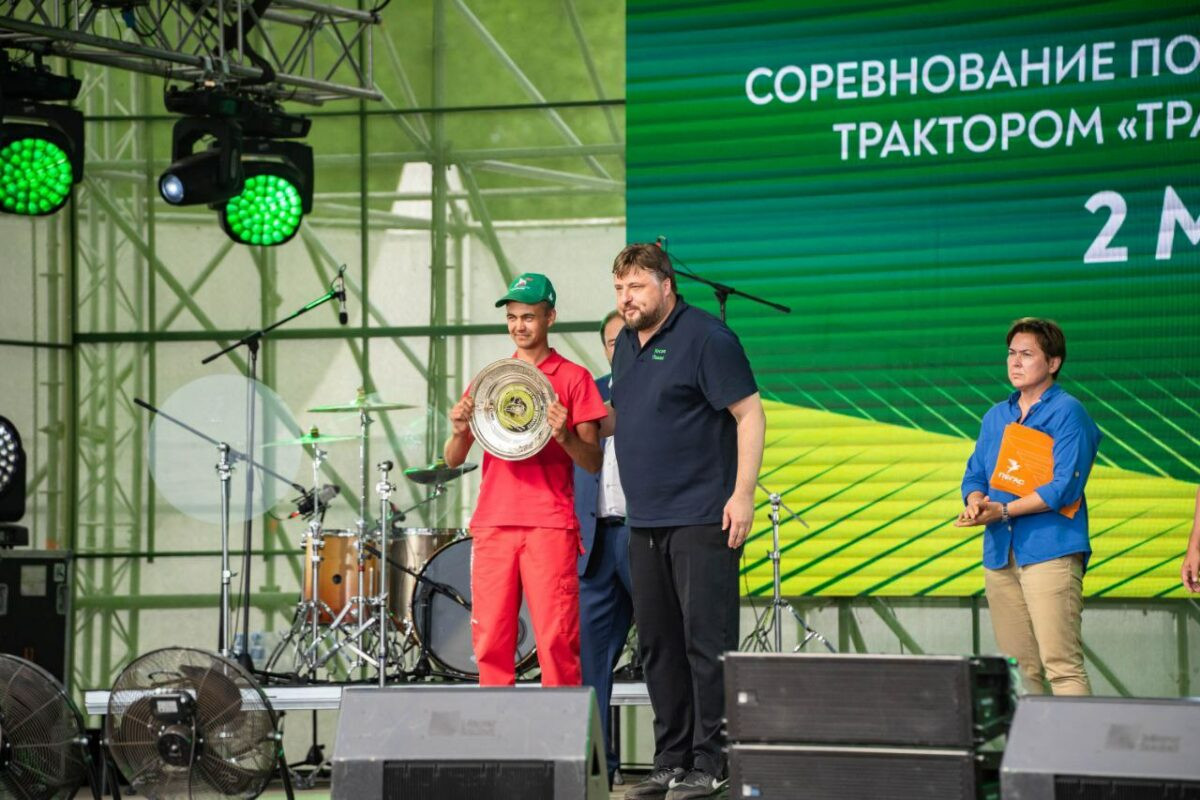 Механизатор из Прокопьевского округа стал серебряным призёром чемпионата России по пахоте