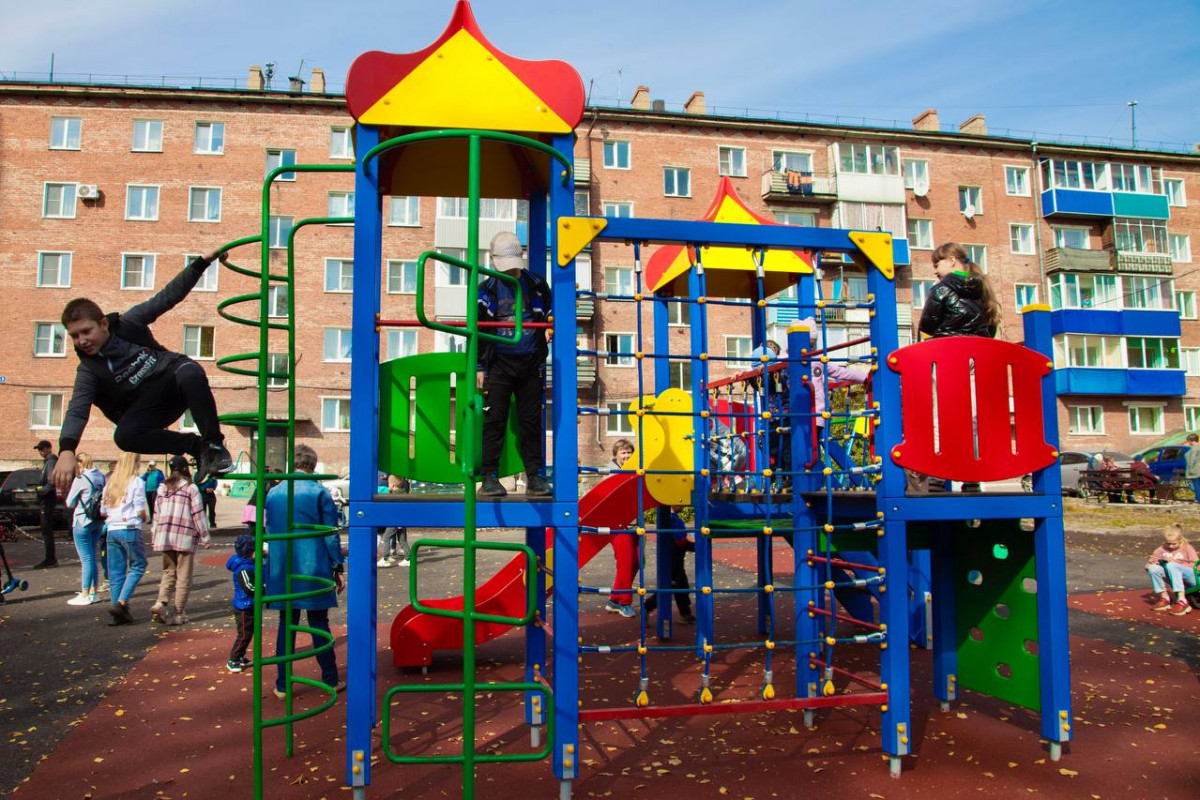 В Кузбассе создадут базу данных всех детских игровых и спортивных площадок