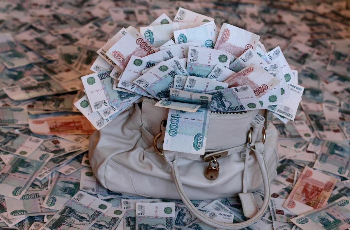 Все выше и выше. Средняя зарплата кузбассовцев перевалила за 66 тысяч рублей