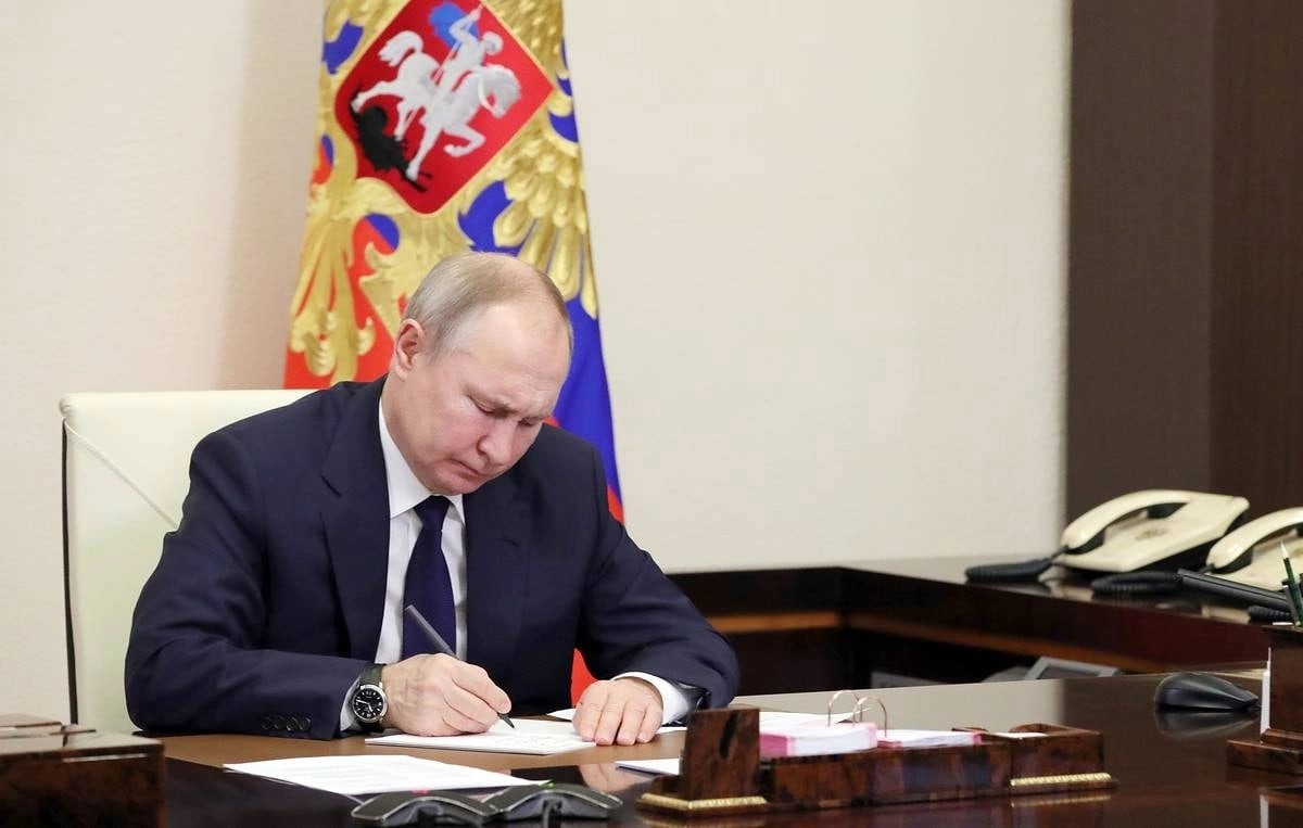 Президент Владимир Путин подписал указ о награждении кузбассовцев госнаградами