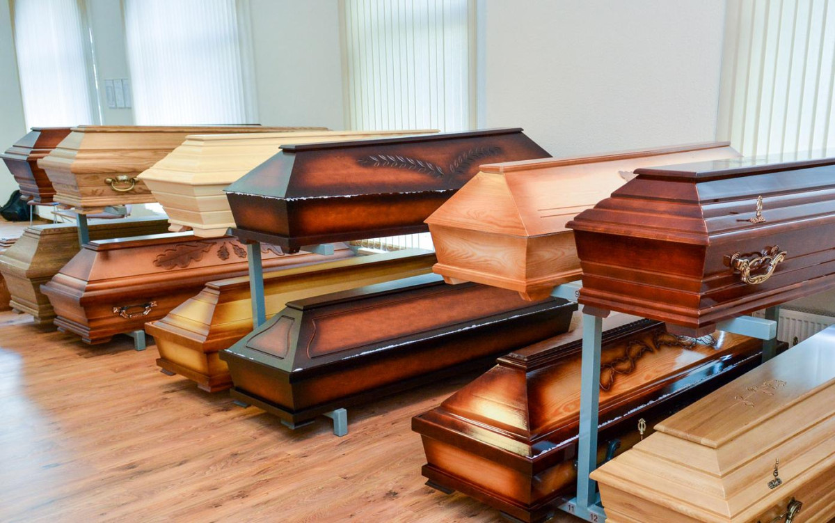 В России резко подорожали гробы и услуги кремации