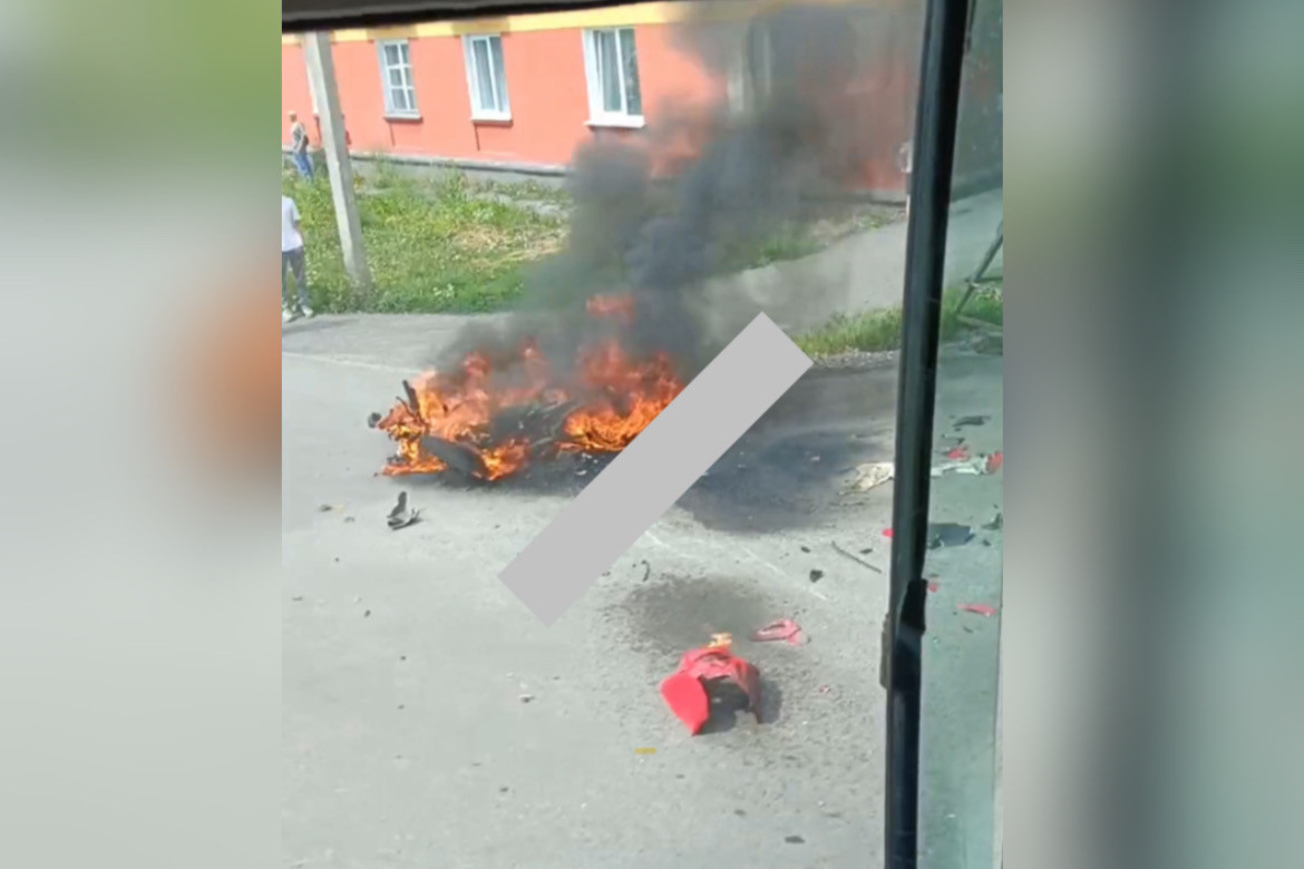 В Прокопьевске мотоцикл столкнулся с автомобилем и сгорел