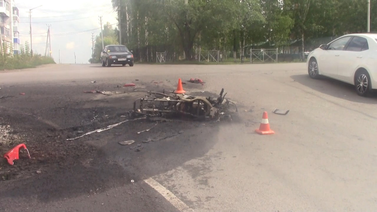 В ГИБДД прокомментировали ДТП, в котором после столкновения сгорел мотоцикл