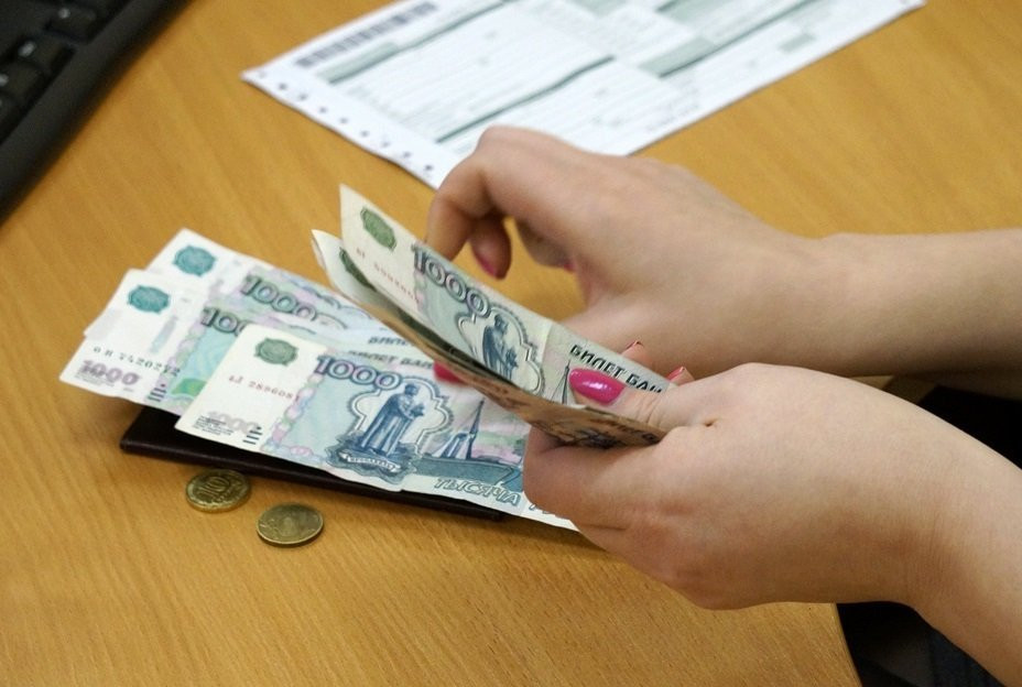 Кузбассовцы за год стали зарабатывать на 10% больше