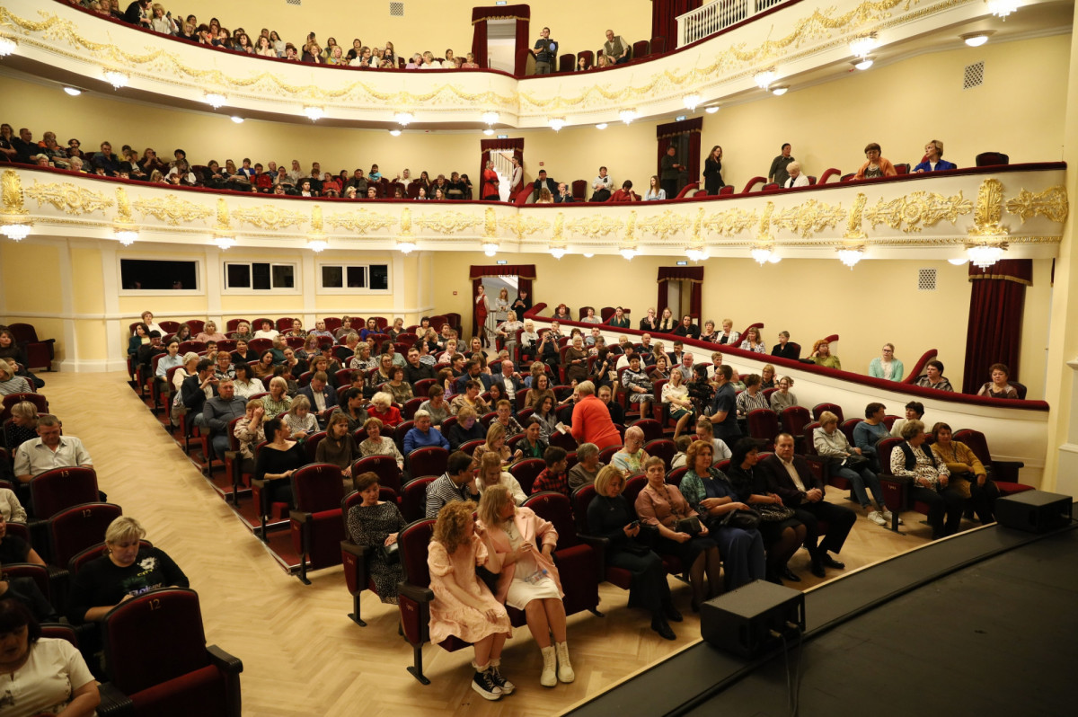 Обновлённый зал Прокопьевского драмтеатра впервые принял зрителей