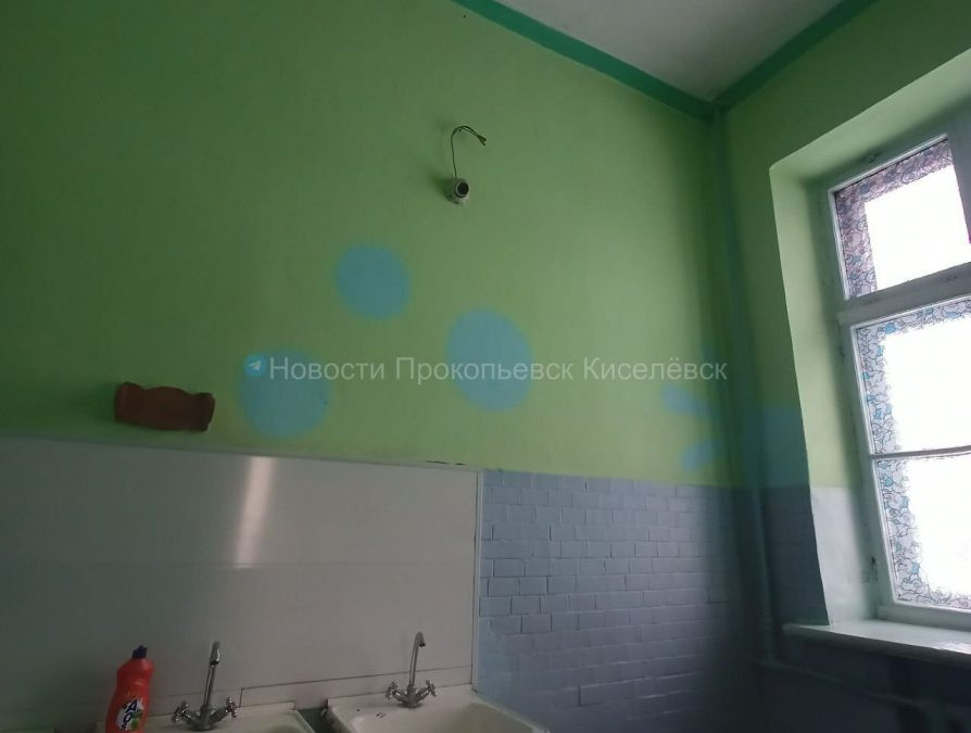В одной из школ Прокопьевска появились камеры видеонаблюдения в туалетных комнатах