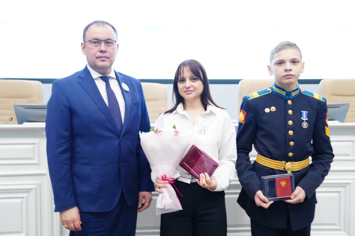 Подросток из Кузбасса награждён медалью за спасение утопающего