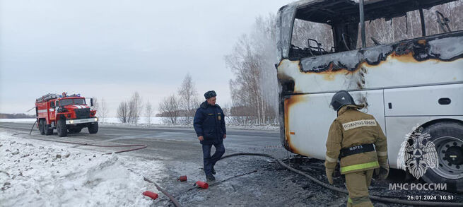 В Кузбассе на трассе сгорел рейсовый автобус