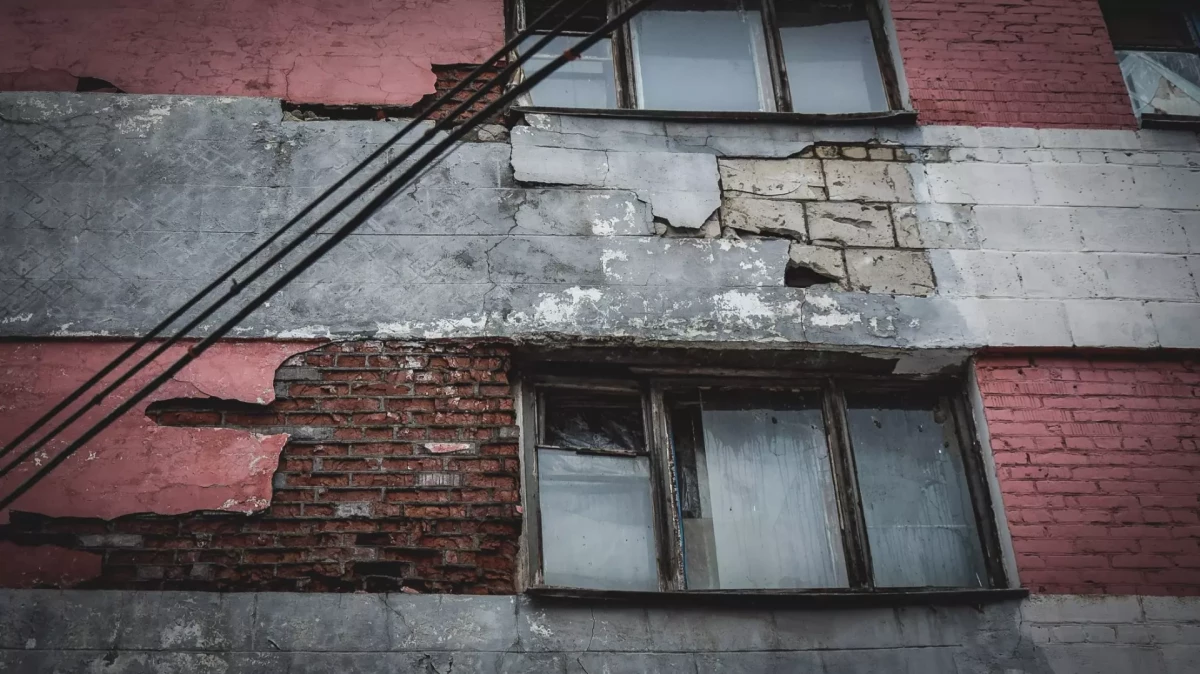 За год количество аварийных домов в Кузбассе увеличилось на 2000