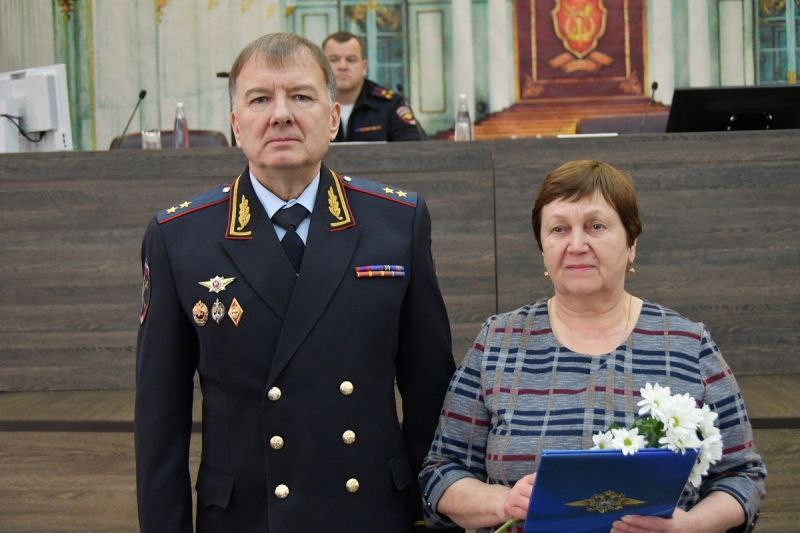 Ветеранов-полицейских Прокопьевска отметили наградой за активную работу