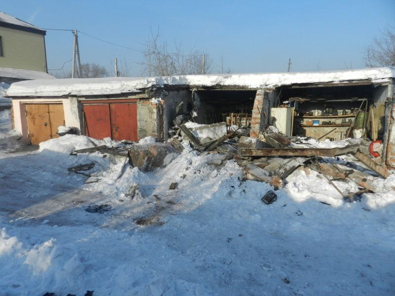 Житель Прокопьевска украл чужие металлические ворота с помощью трактора