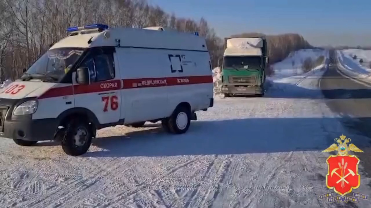 Водителю из Прокопьевска стало плохо за рулём грузовика