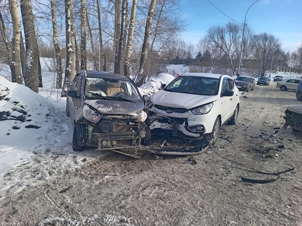 В Прокопьевске произошло ДТП с участием трёх автомобилей