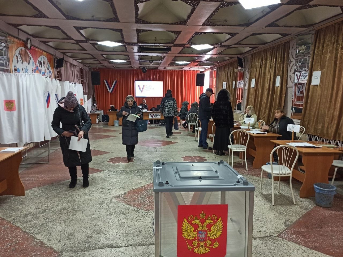 В Кузбассе в первый день выборов президента свои голоса отдали больше половины избирателей