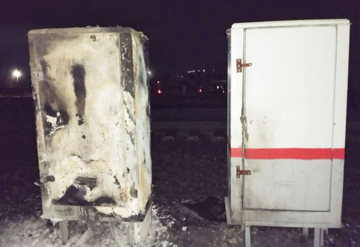 В Кузбассе трое подростков подожгли релейный шкаф на ж/д перегоне 