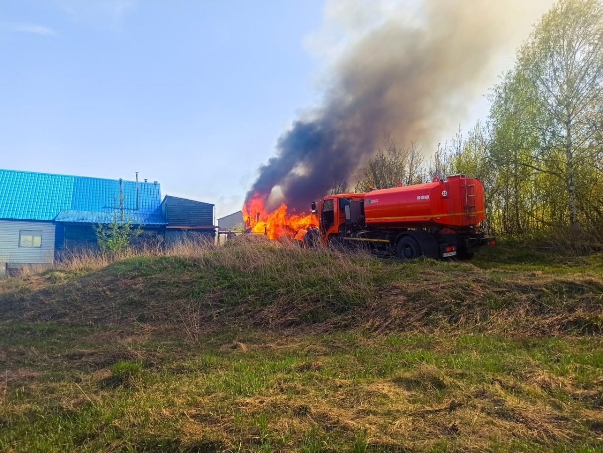 Горняк из Прокопьевска вместе с коллегами предотвратил распространение  пожара жилого дома | 31.05.2024 | Прокопьевск - БезФормата