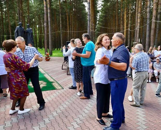 В день памяти Петра и Февронии Муромских в Прокопьевске наградили семьи, проживших в браке 25 лет и более