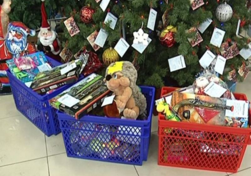 В Кузбассе почти 3,5 тысячи детей получили подарки по акции "Рождество для всех и каждого"