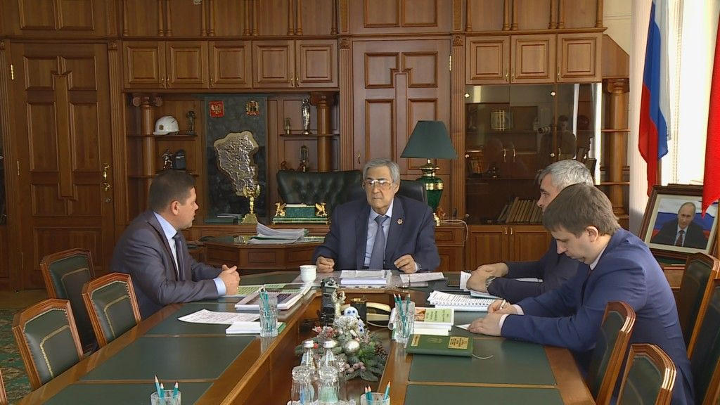 План развития Прокопьевска обсудили губернатор Аман Тулеев и глава города Андрей Мамаев
