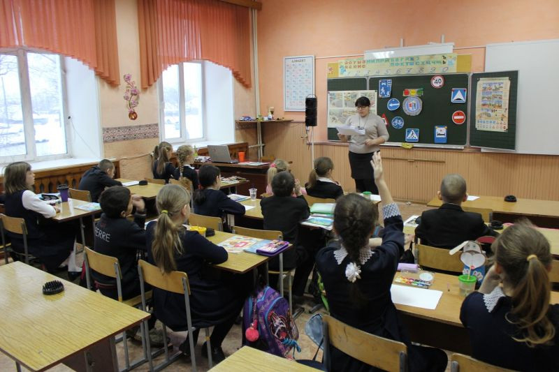 В Прокопьевске сотрудники ГИБДД совместно с педагогами провели конкурс для школьников