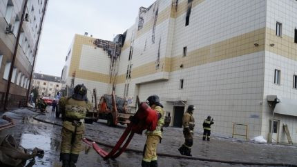 Поисковые работы на месте пожара в ТРЦ «Зимняя вишня» в Кемерове ведутся круглосуточно