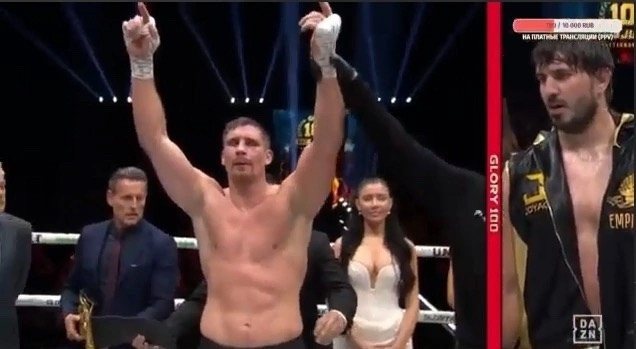 Артем Вахитов уступил Рико Верхувену в главном бою Glory 100 Артем Вахитов уступил Рико Верхувену в главном бою Glory 100