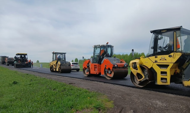 Продолжается ремонт автодороги через Верх-Егос Продолжается ремонт автодороги через Верх-Егос