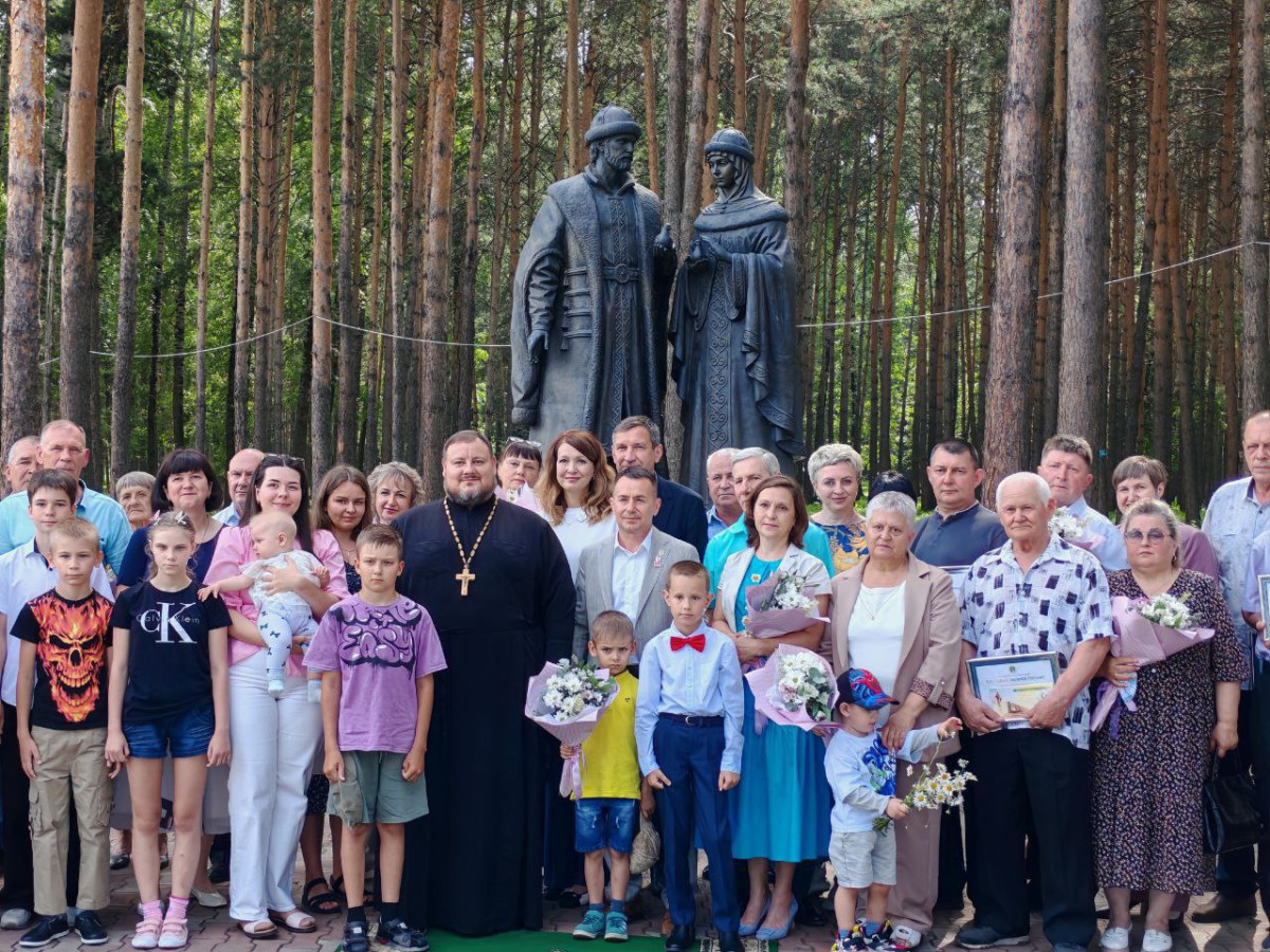 В День Петра и Февронии в Прокопьевске чествовали семьи В День Петра и Февронии в Прокопьевске чествовали семьи