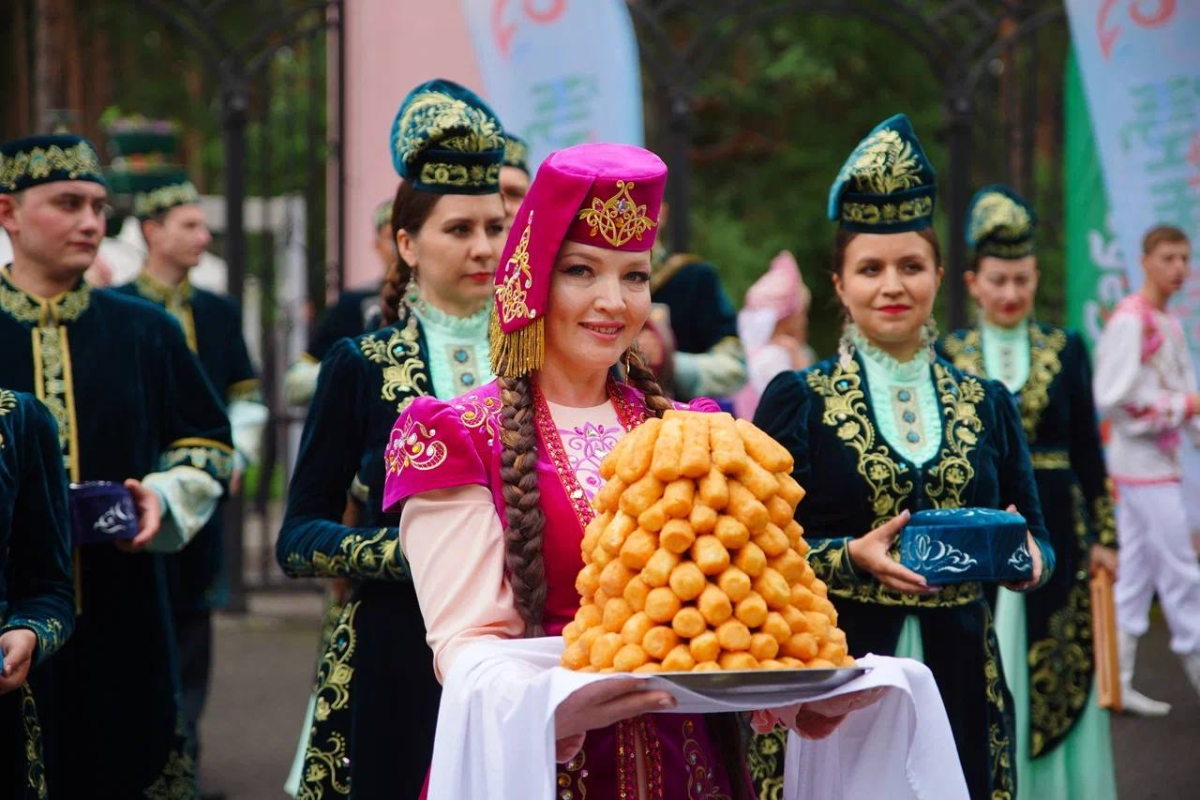 В Прокопьевске готовили кулеш, боролись в "Корэш", ели чак-чак
