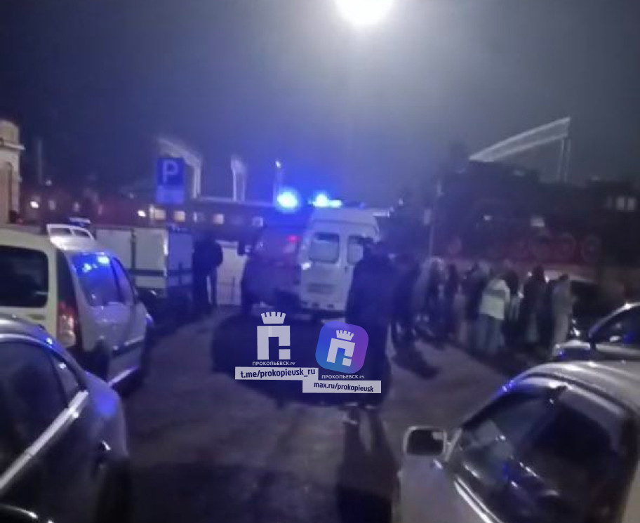 "Поезд заминирован". В Прокопьевске силовики стянулись на ж/д вокзал "Поезд заминирован". В Прокопьевске силовики стянулись на ж/д вокзал