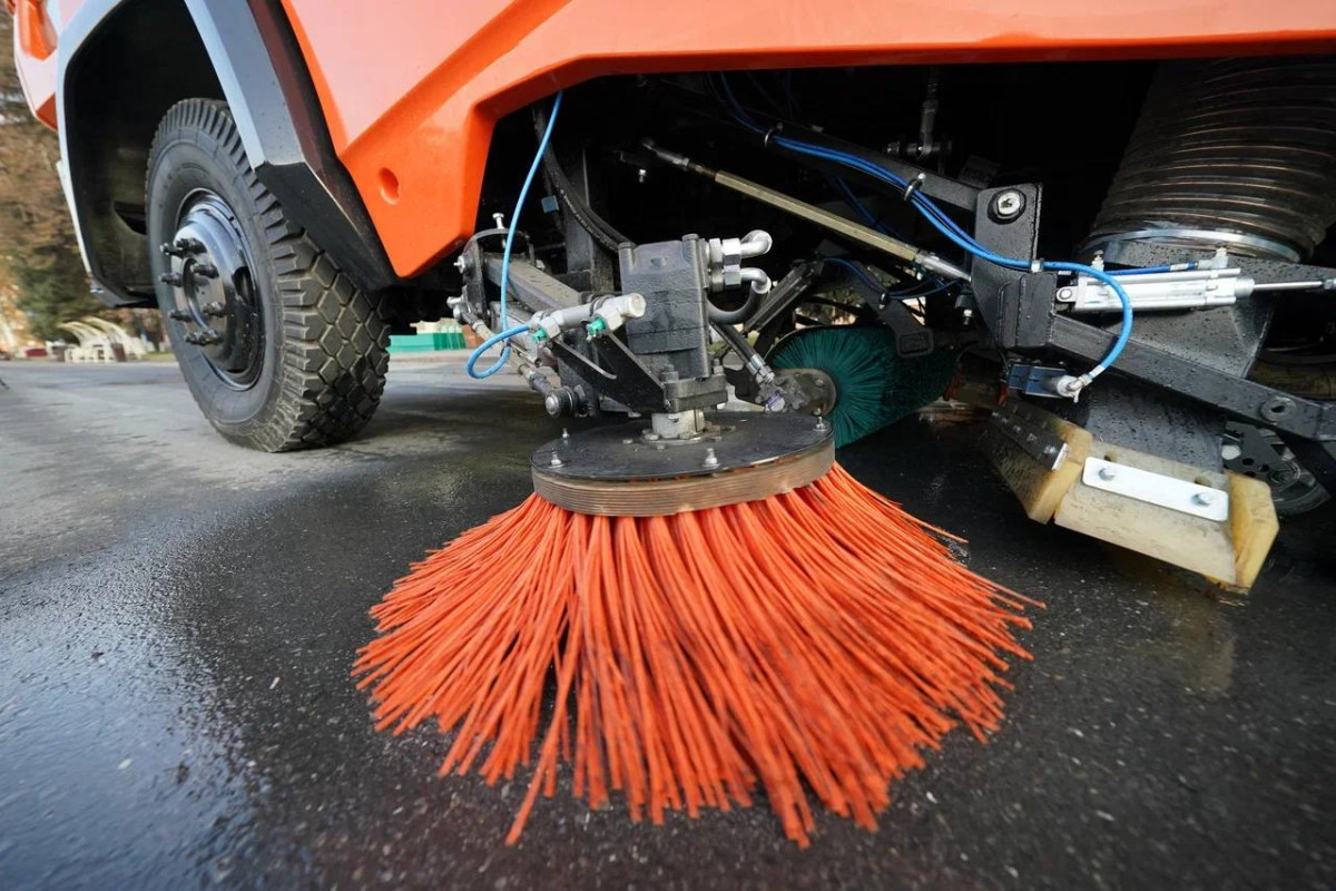 В Кузбассе представили новую разработку - всесезонную вакуумную подметально-уборочную машину В Кузбассе представили новую разработку - всесезонную вакуумную подметально-уборочную машину