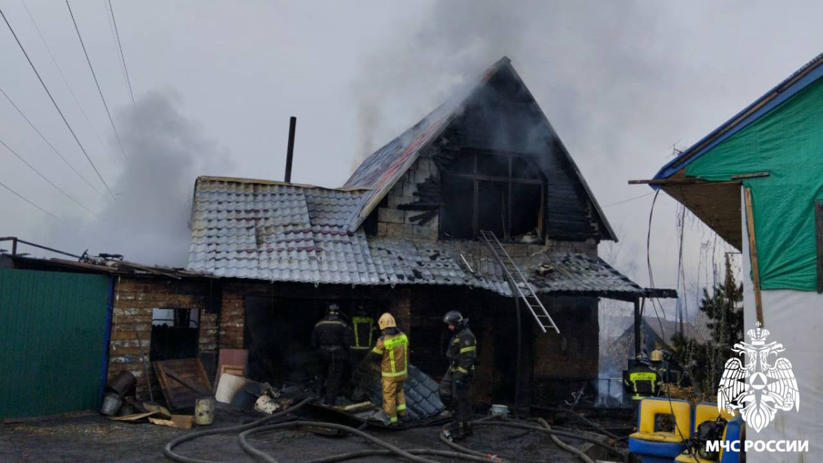 Сгорел частный дом из-за неправильного обслуживания печи