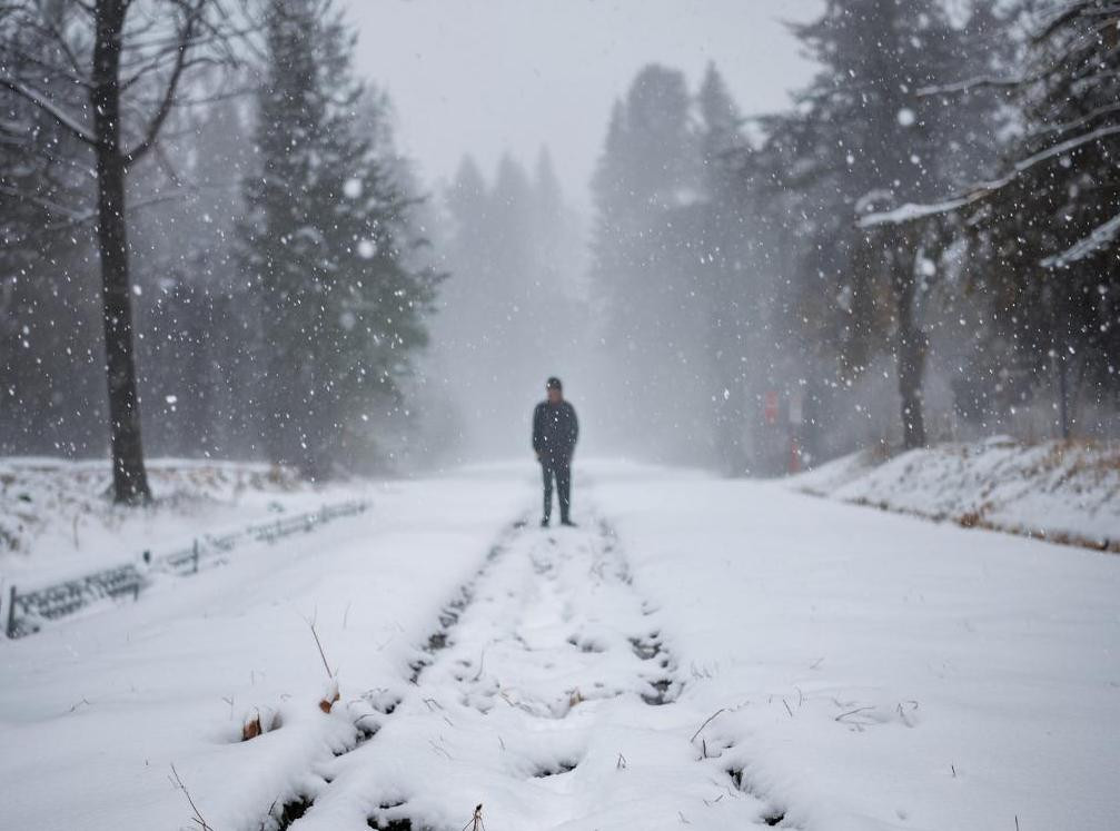 Кузбассовцам пообещали слякоть и гололед на дорогах, мокрый снег и порывистый ветер