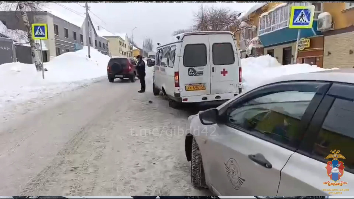 Сотрудники ГАИ помогли водителю спецавтомобиля