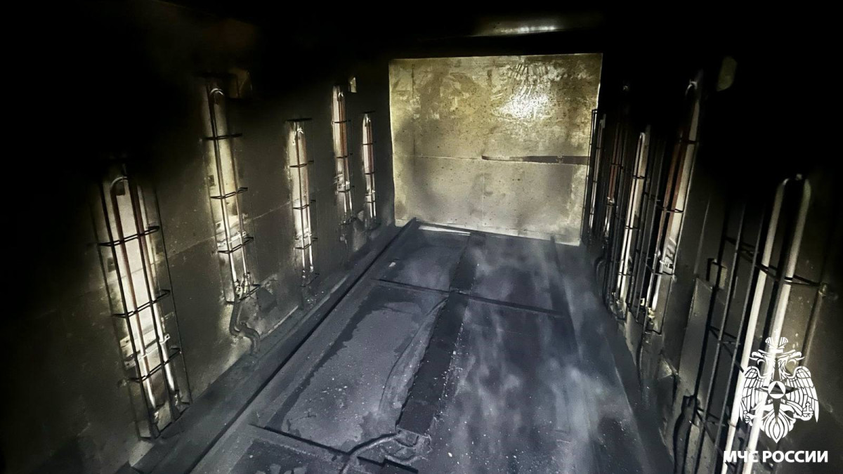 В Кузбассе полностью выгорело здание ритуальных услуг