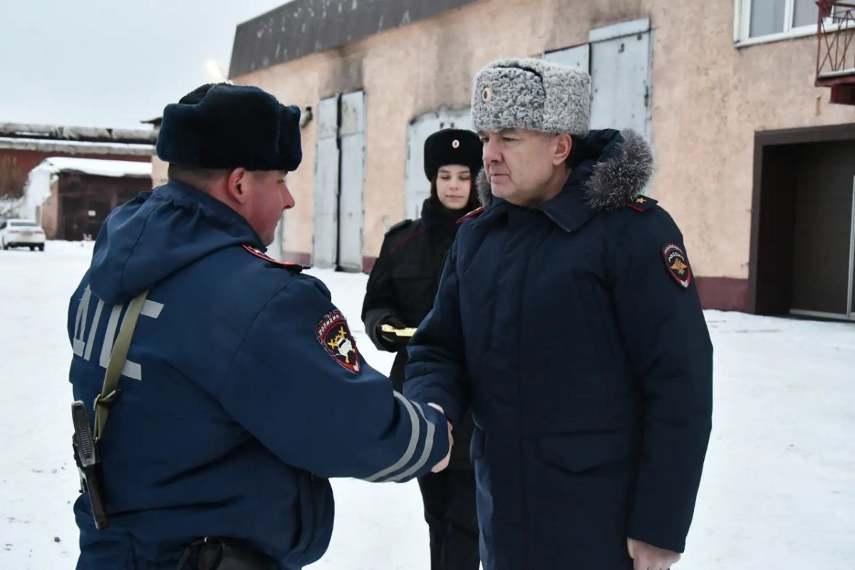 Кузбасские полицейские вернулись из служебной командировки на Северный кавказ Кузбасские полицейские вернулись из служебной командировки на Северный кавказ