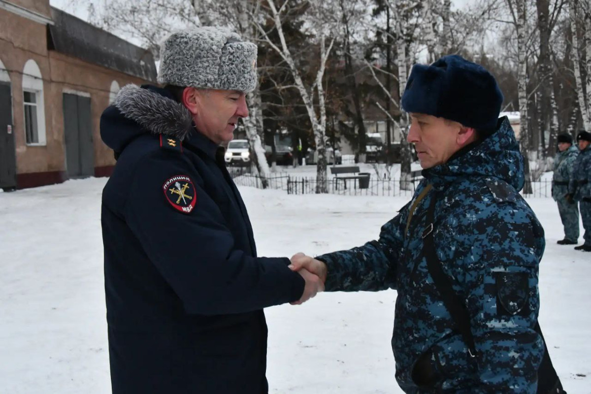 Кузбасские полицейские вернулись из служебной командировки на Северный кавказ Кузбасские полицейские вернулись из служебной командировки на Северный кавказ