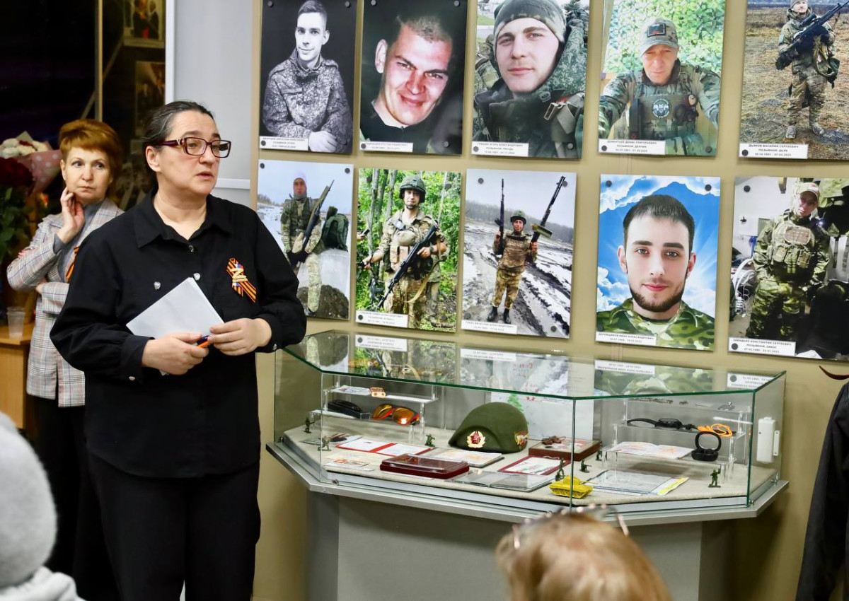 В Прокопьевске открылась выставка «Поzывной - Кузбасс» В Прокопьевске открылась выставка «Поzывной - Кузбасс»