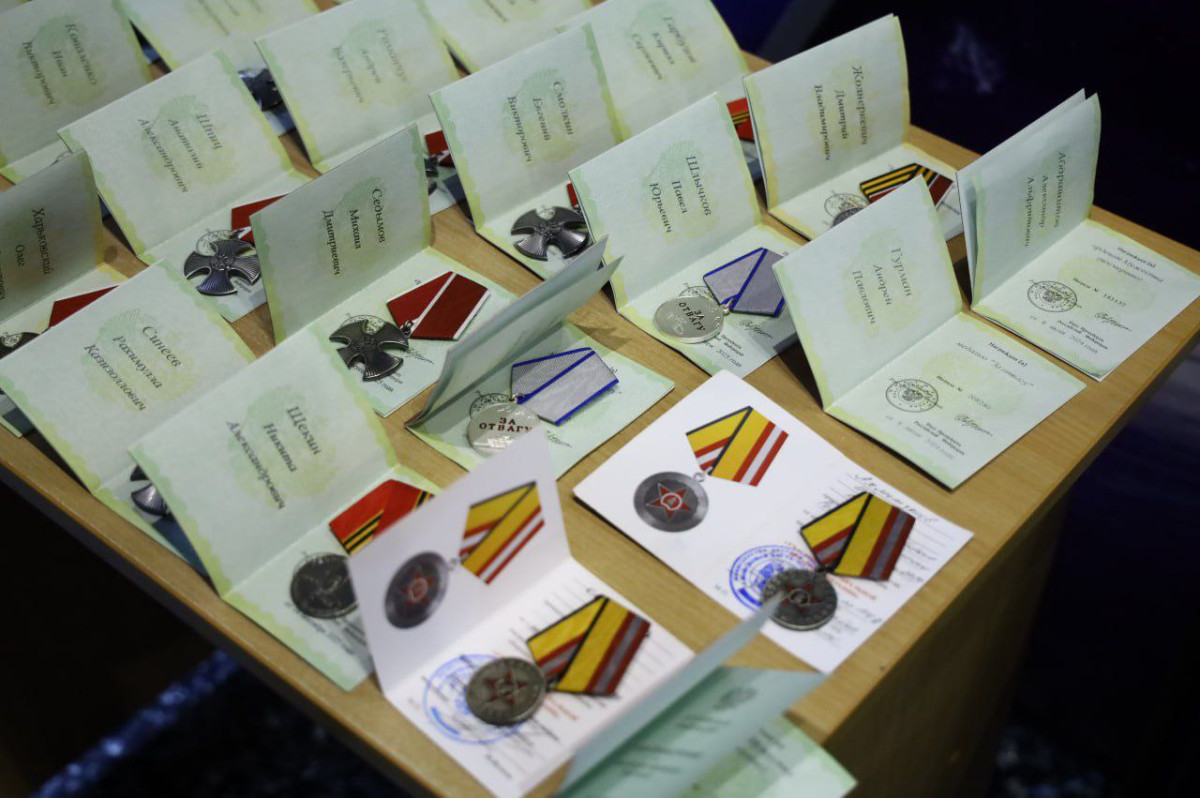 В Прокопьевске вручили ордена Мужества и медали семьям погибших героев