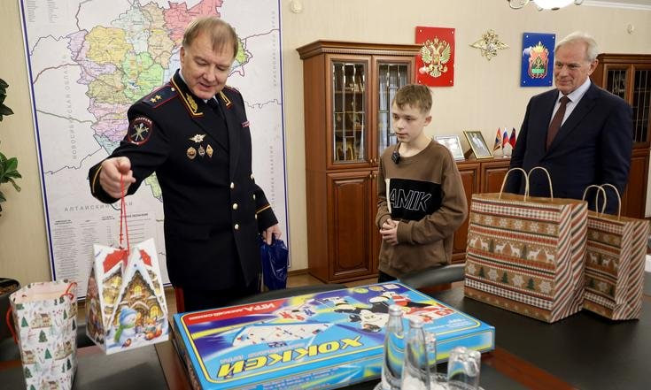 Полпред президента исполнил новогоднюю мечту 13-летнего прокопчанина